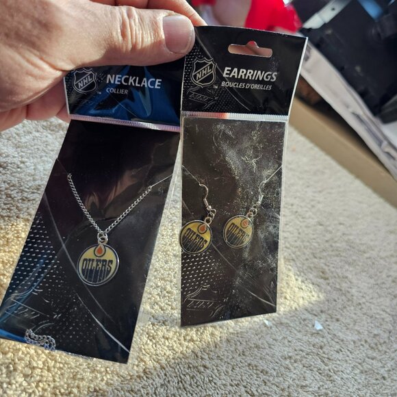 NHL necklace and earring set new OILERS - Picture 1 of 6